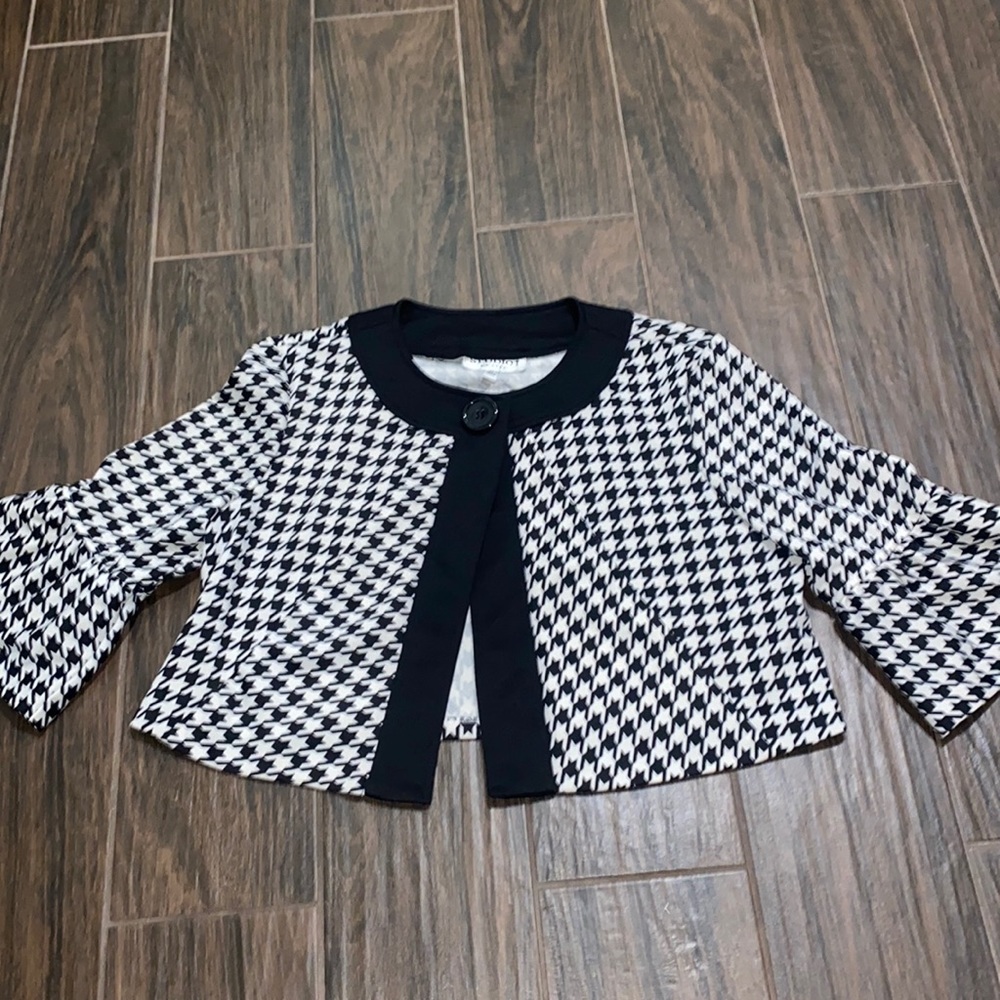 Studio I black and white buttoned cape